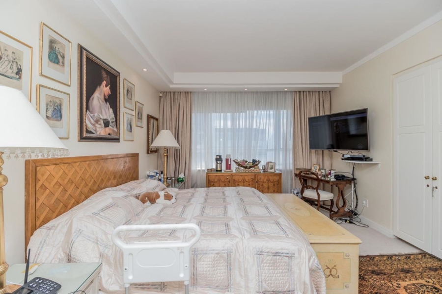 3 Bedroom Property for Sale in Sea Point Western Cape